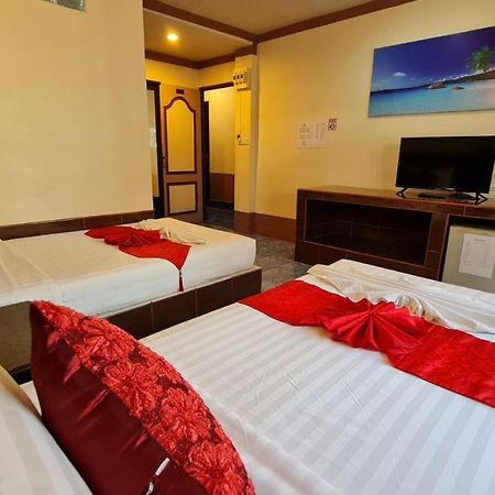 Vech Guesthouse Patong Екстериор снимка