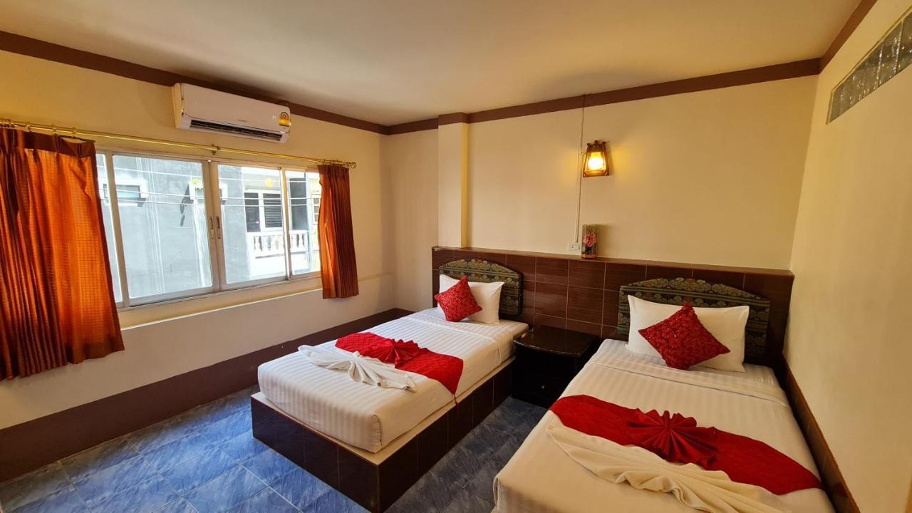 Vech Guesthouse Patong Екстериор снимка