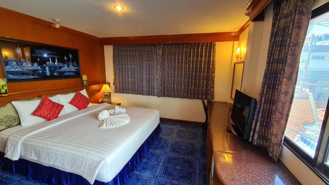 Vech Guesthouse Patong Екстериор снимка