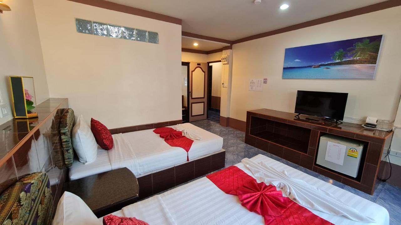 Vech Guesthouse Patong Екстериор снимка