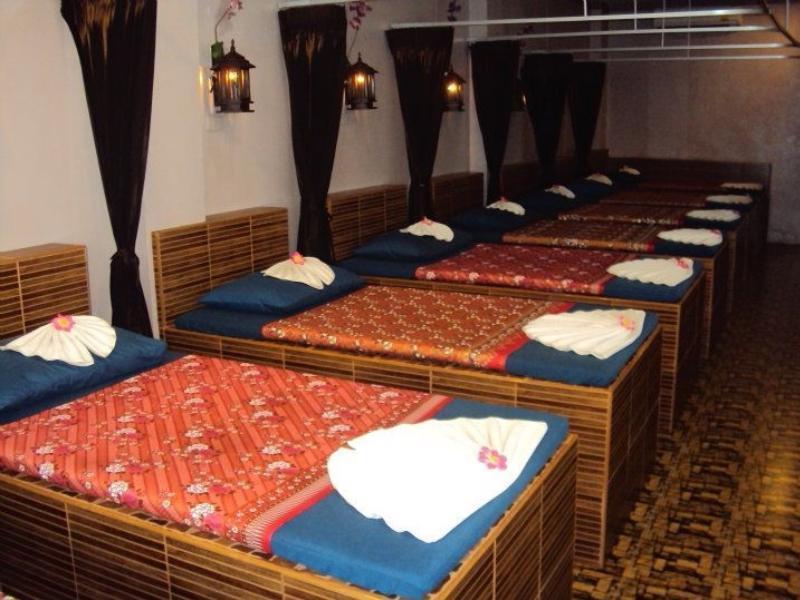 Vech Guesthouse Patong Екстериор снимка